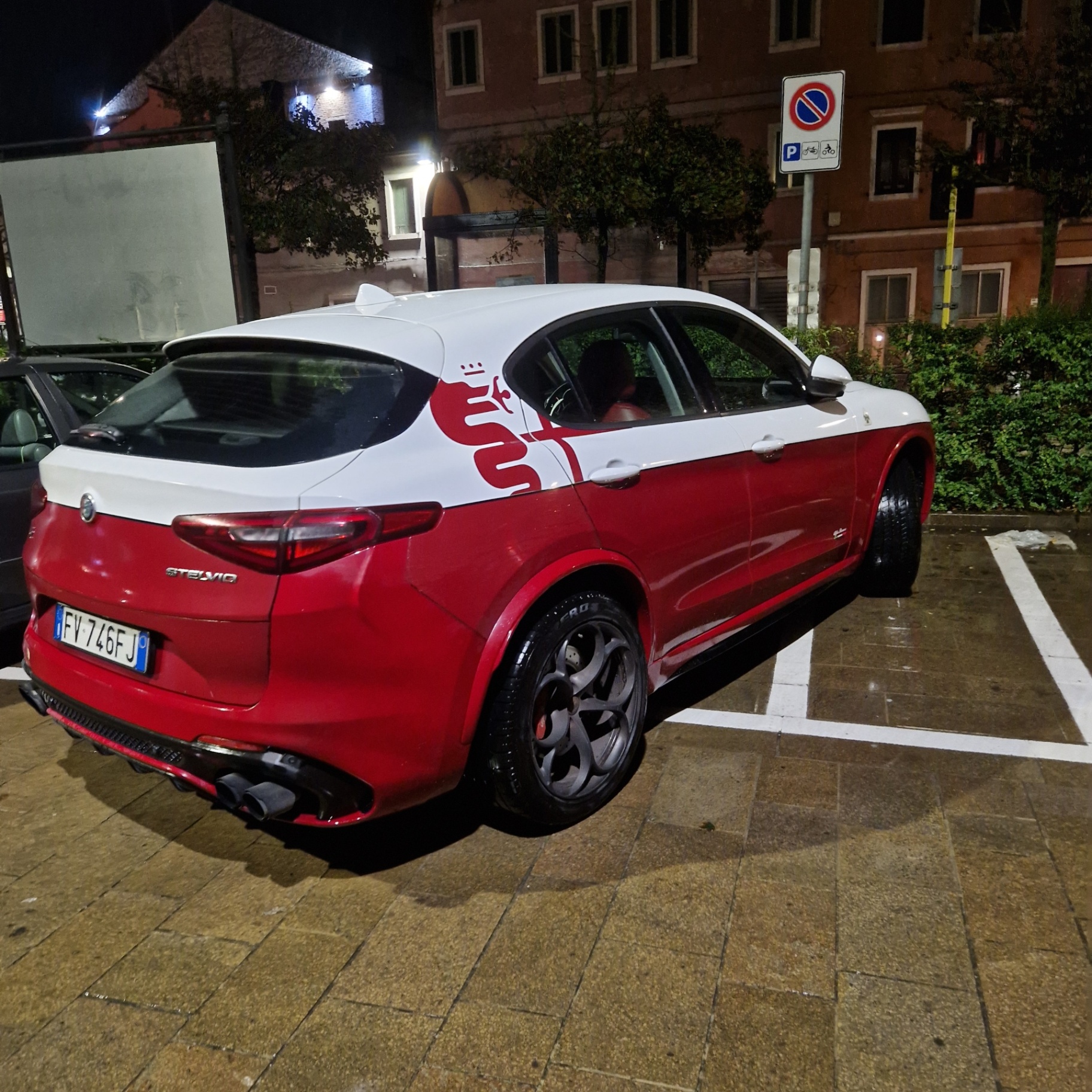 Alfa Romeo Stelvio Quadrifoglio Alfa Romeo Racing Limited Edition