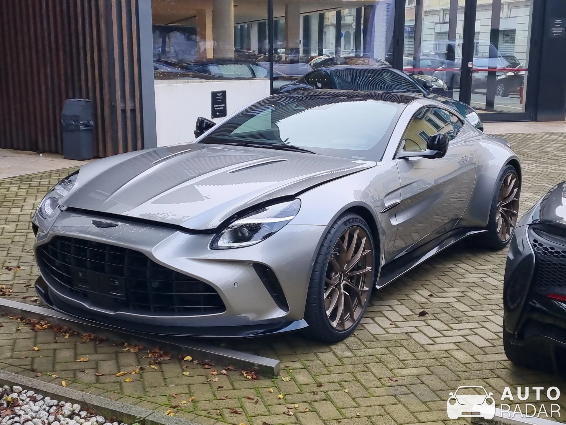 Aston Martin V8 Vantage spotted in Milano, Italia