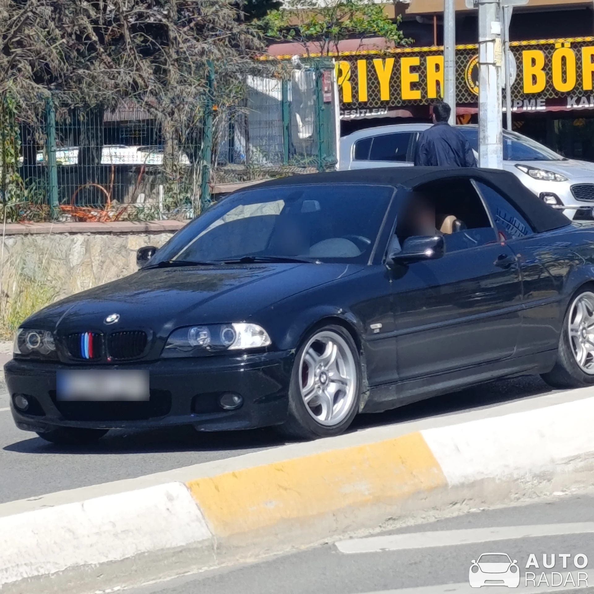 BMW 3 Series E46 Cabriolet spotted in Kartal