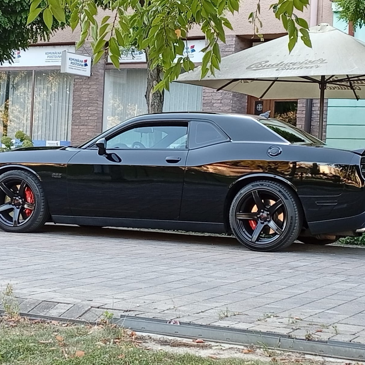 Dodge Challenger SRT 392