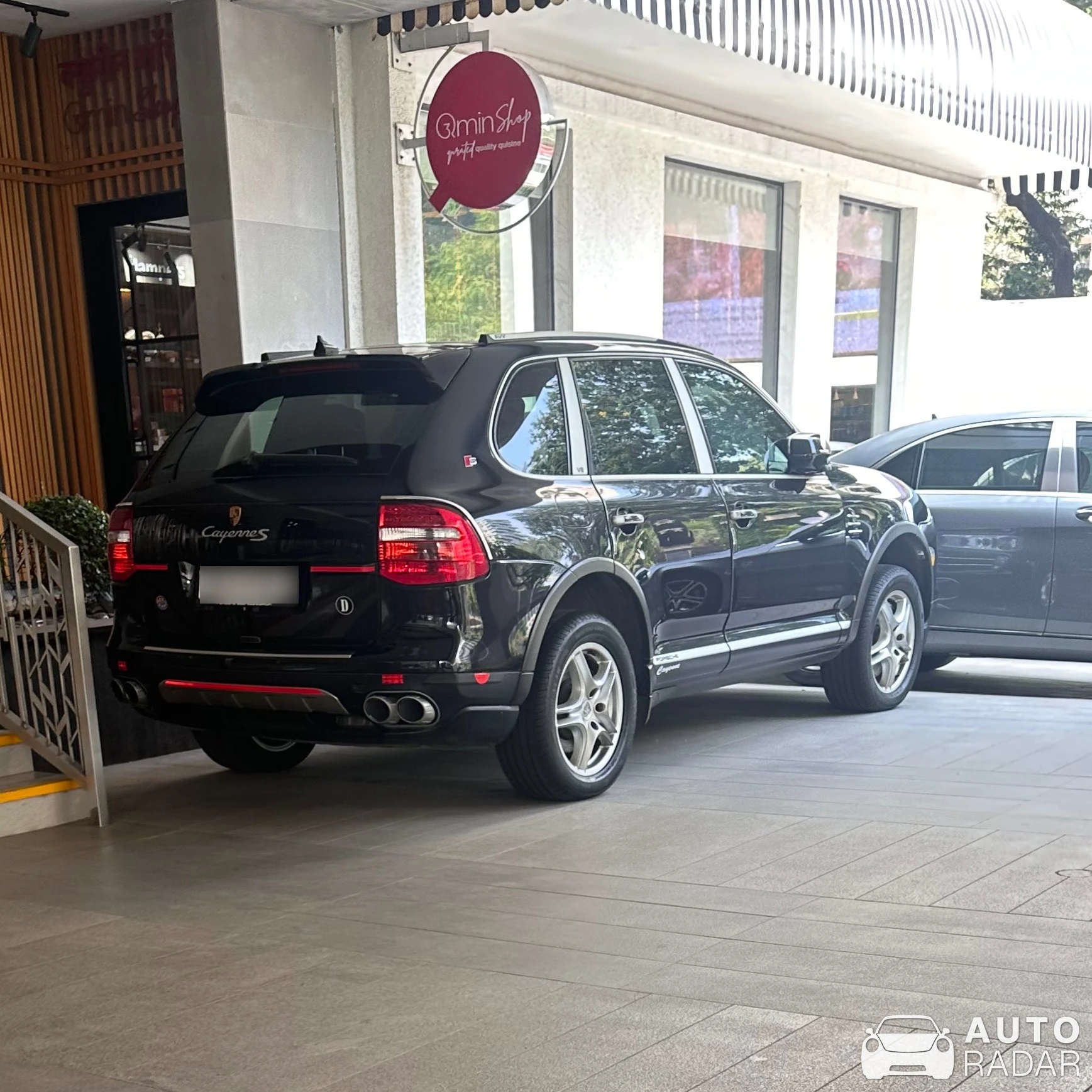 Porsche Cayenne S spotted in Mumbai, India