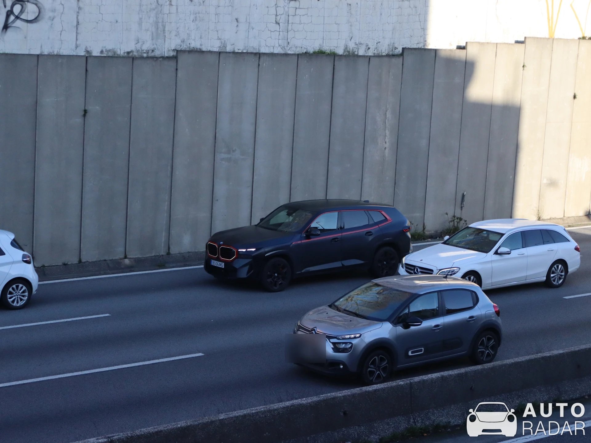 BMW XM G09 Label Red spotted in Porto, Portugal