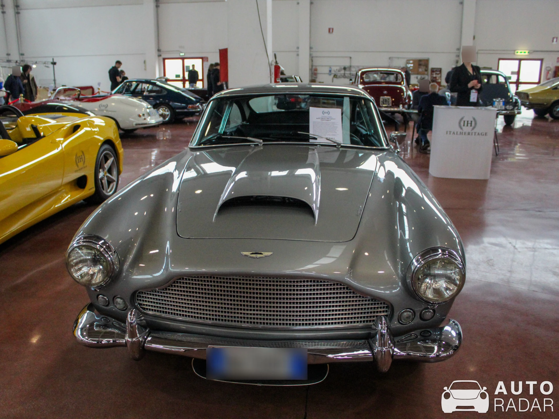 Aston Martin DB4 Superleggera spotted in Fascia d'Oro