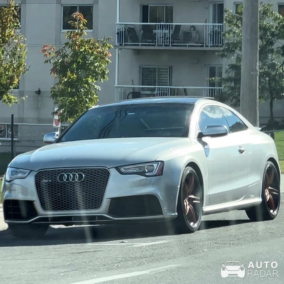 Audi RS5 B8 2012 spotted in Repentigny, Canada