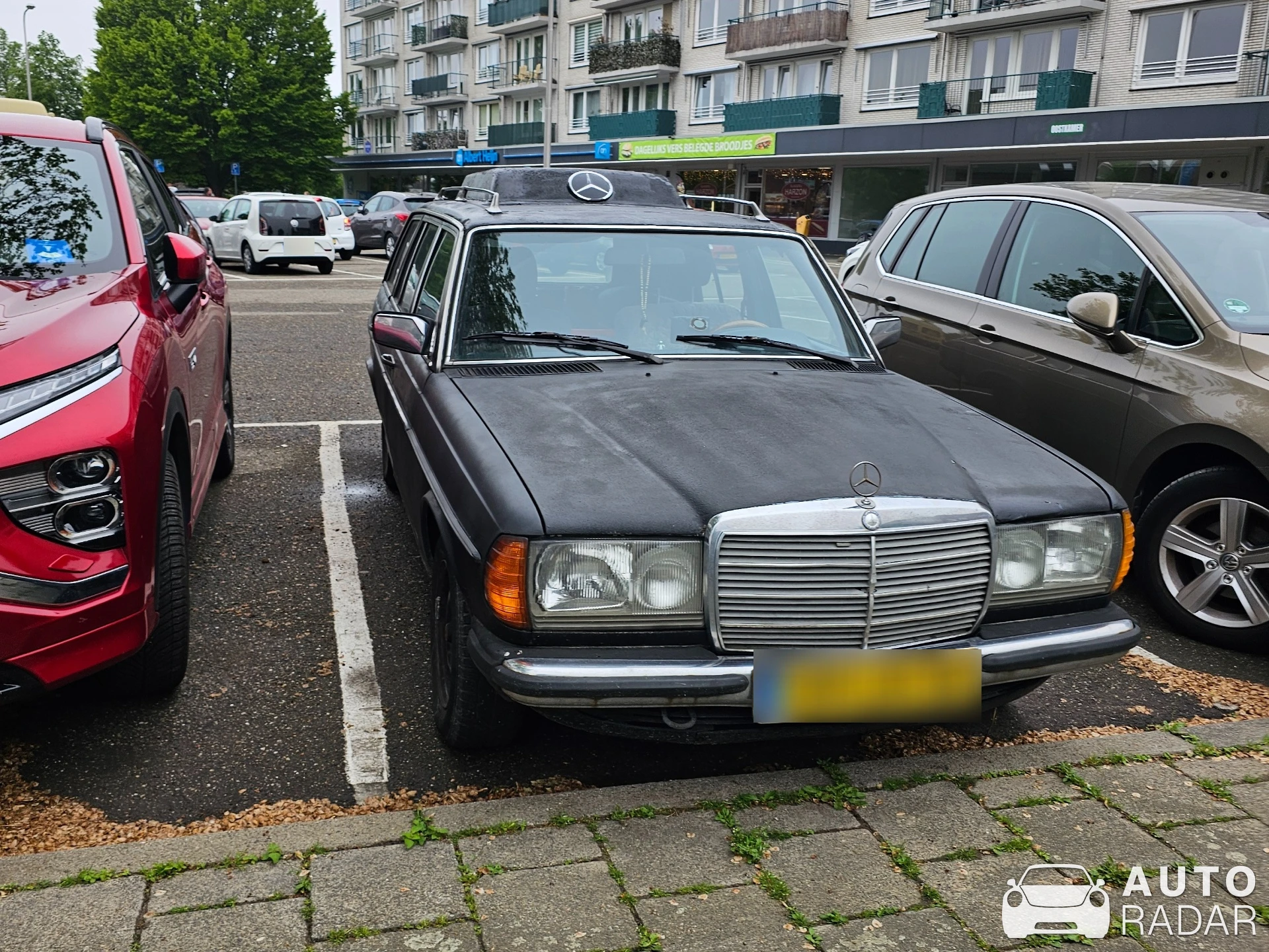 Mercedes-Benz 240 TD W123 spotted in Kerkrade