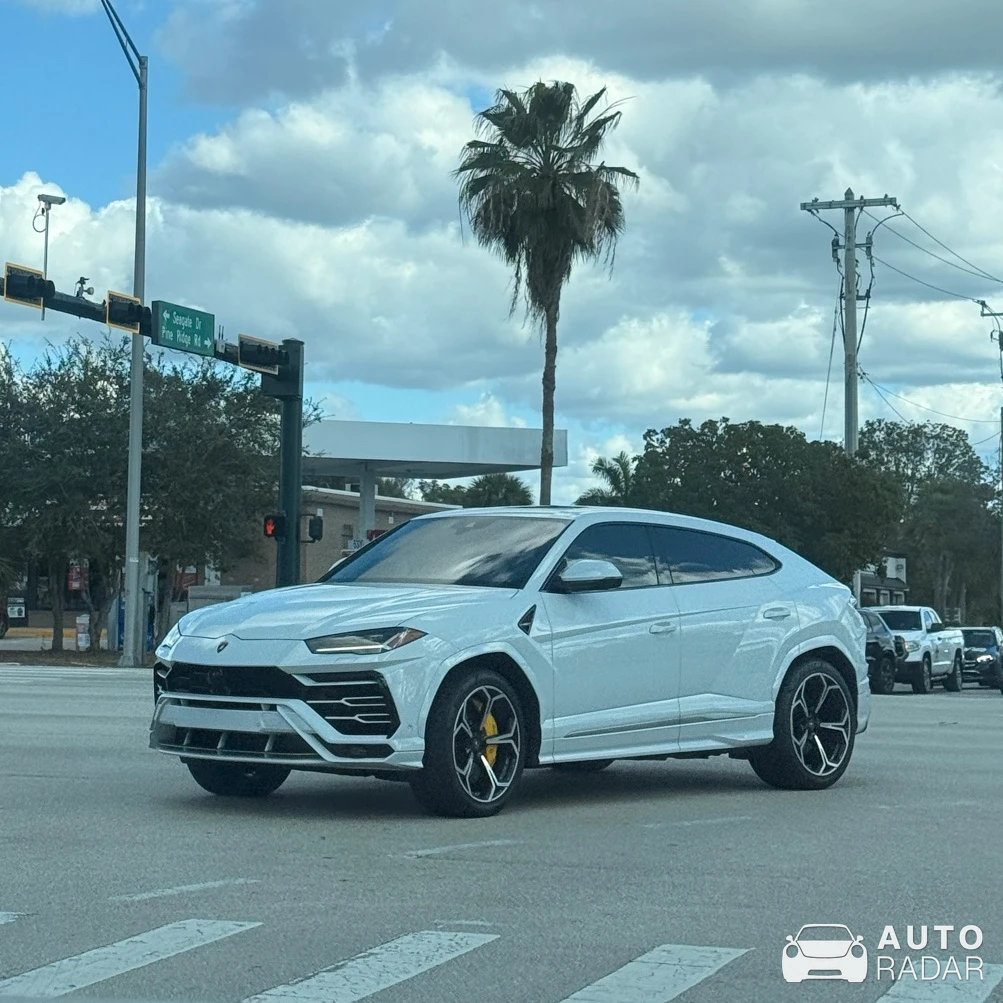 Lamborghini Urus spotted in Naples, United States
