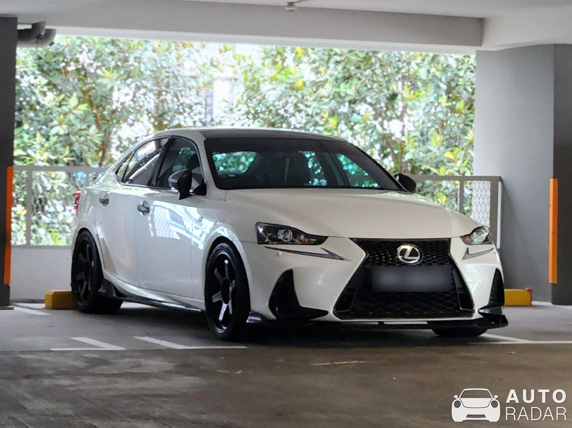 Lexus IS 300h spotted in Singapore
