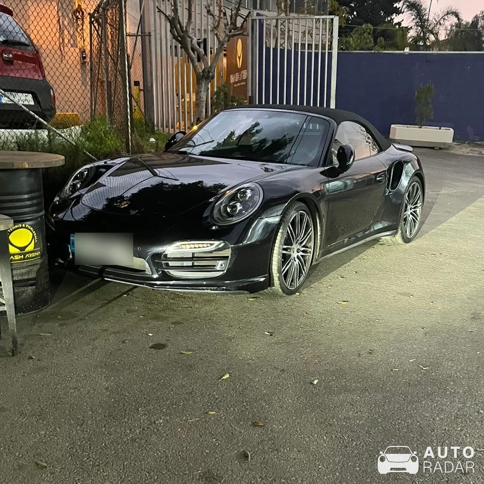 Porsche 991 Turbo Cabriolet MkI spotted in Forn El Chebbak