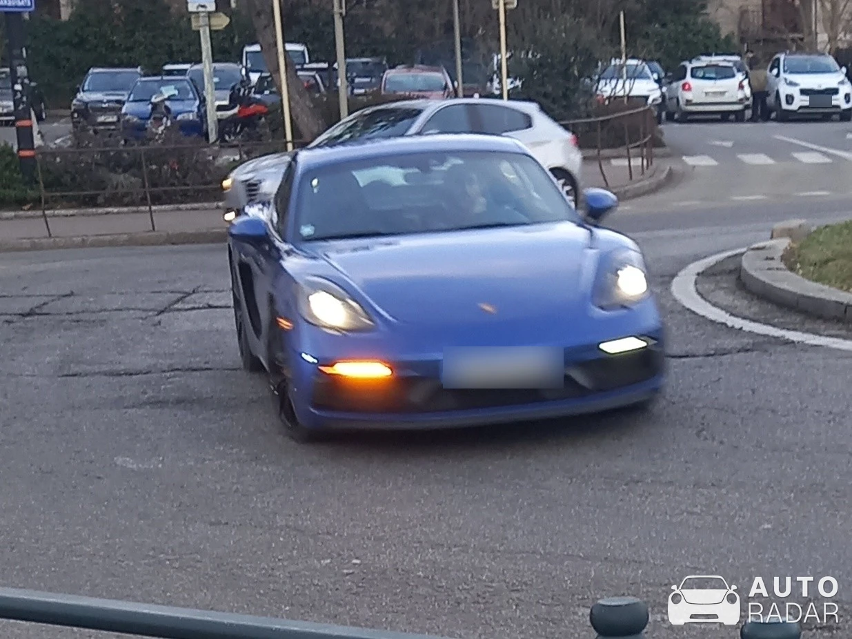 Porsche 718 Cayman GTS 4.0 spotted in Annecy, France