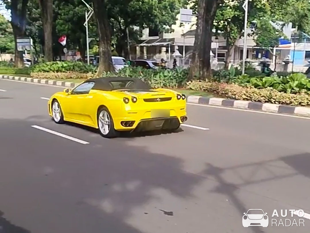 Ferrari 360 Spider spotted in Kota Jakarta Pusat, Indonesia