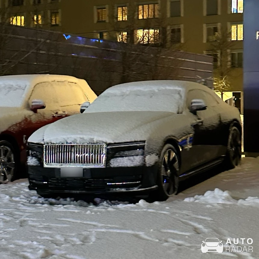Rolls-Royce Spectre spotted in Opfikon, Schweiz