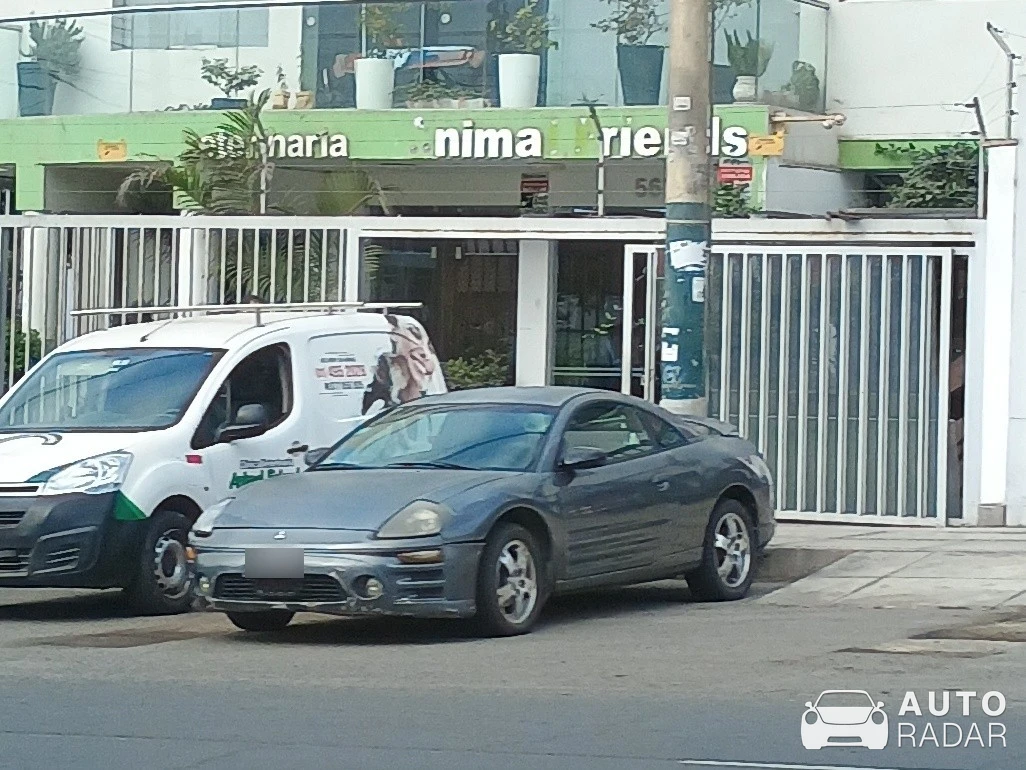 Mitsubishi Eclipse GT spotted in Lima