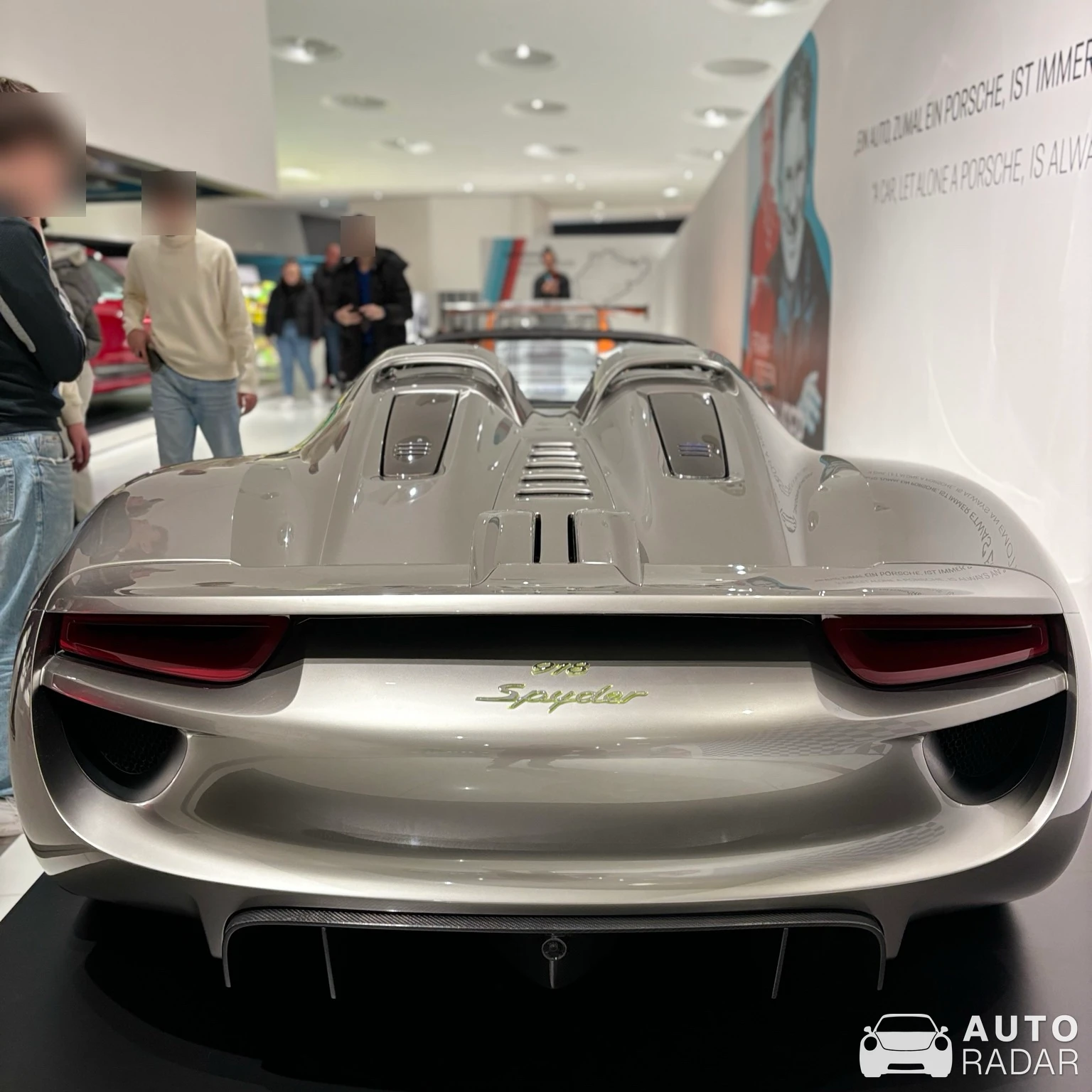 Porsche 918 Spyder Studie spotted in Stuttgart, Germania