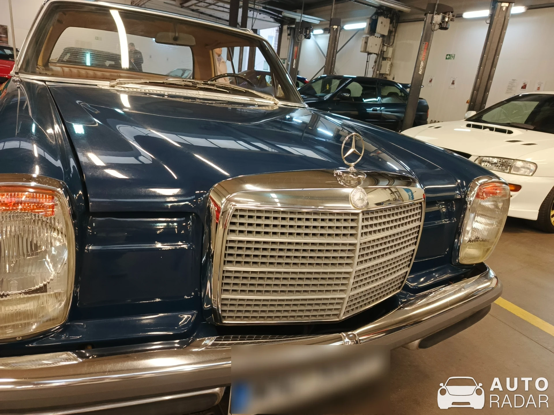 Mercedes-Benz W114 spotted in Mościska