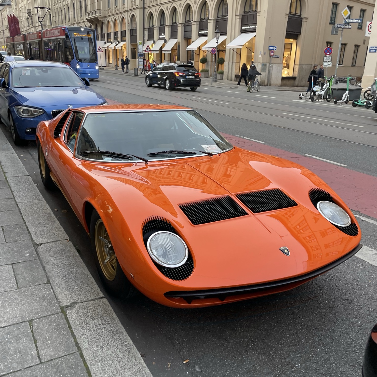 Lamborghini Miura P400 S