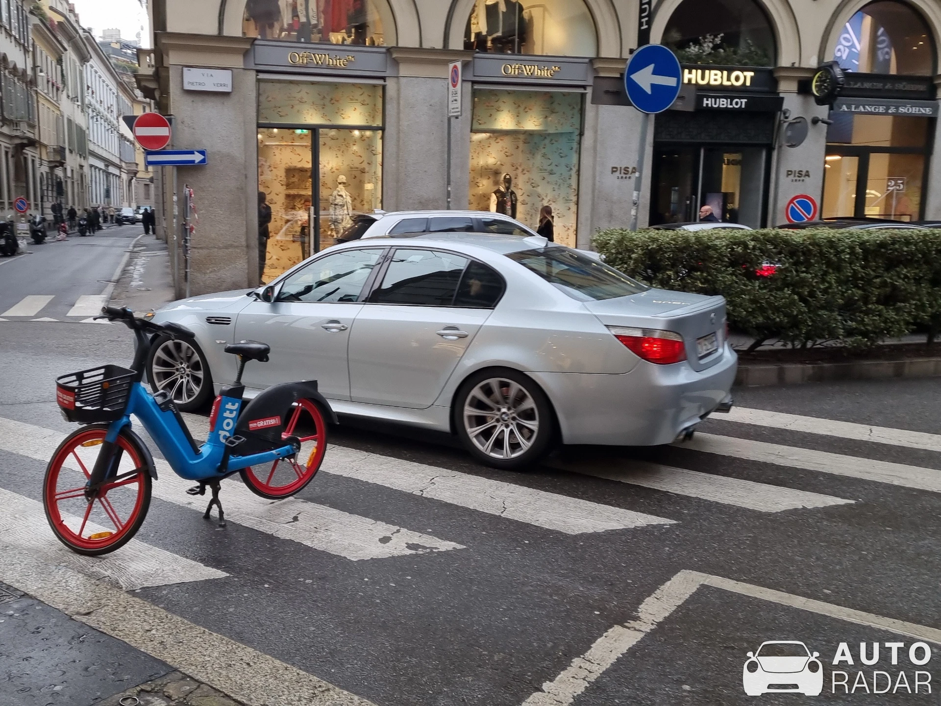 BMW M5 E60 2005 spotted in Milano, Italy