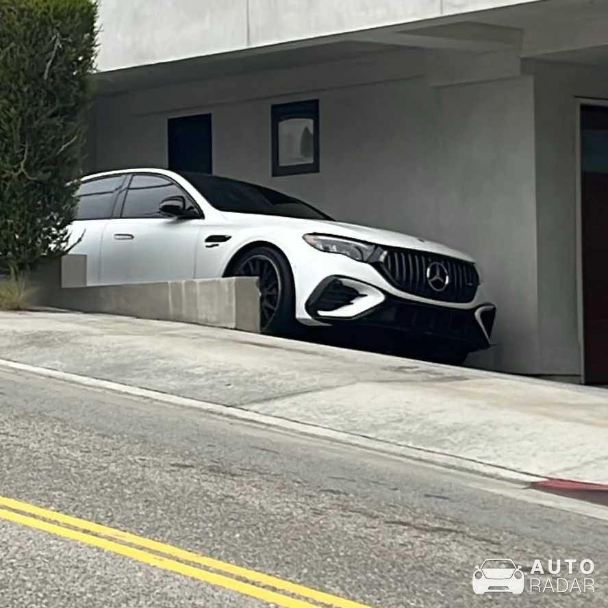 Mercedes-AMG E 53 Hybrid W214 spotted in Hermosa Beach, United States
