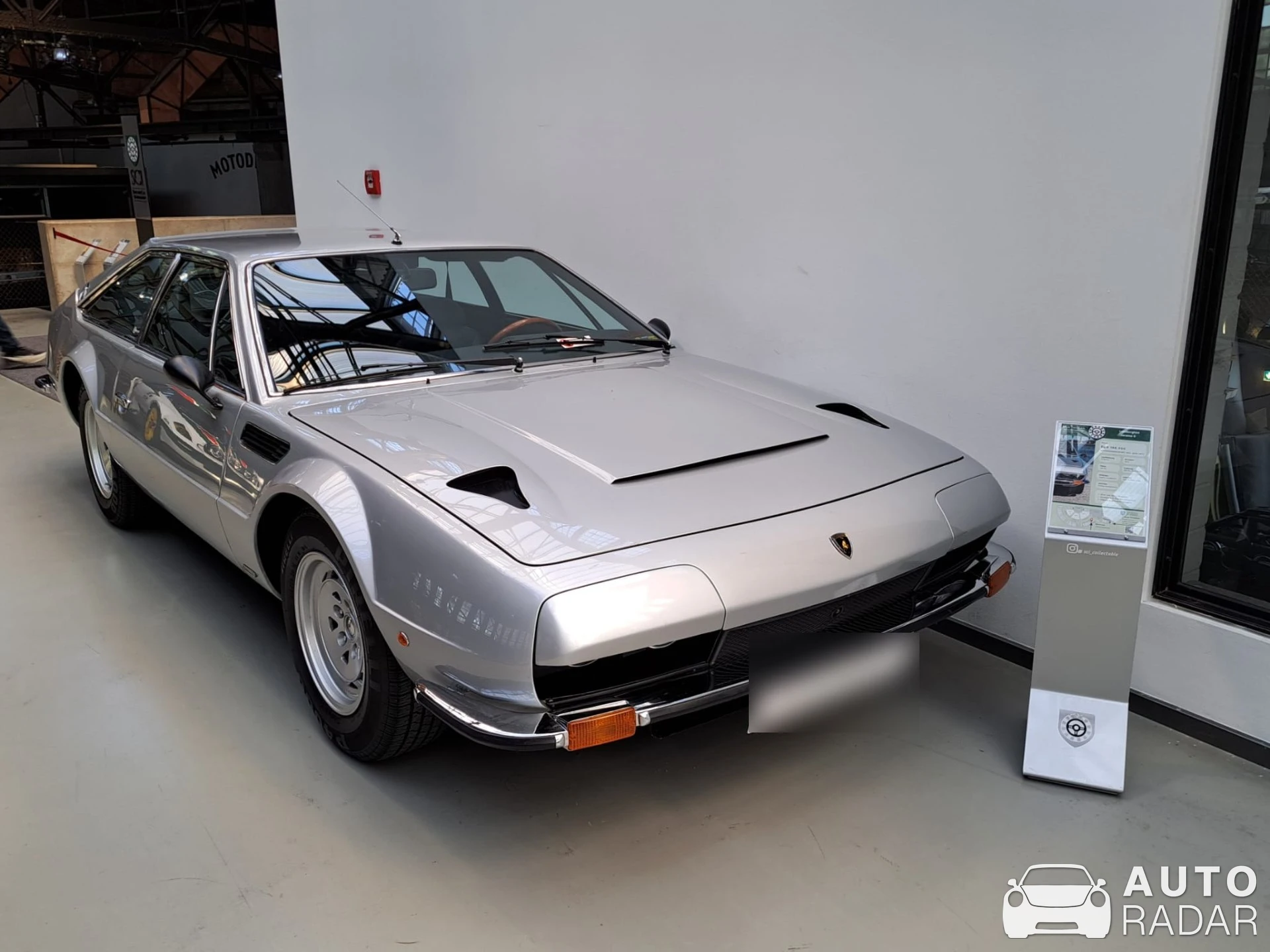 Lamborghini Jarama 400 GT spotted in Düsseldorf