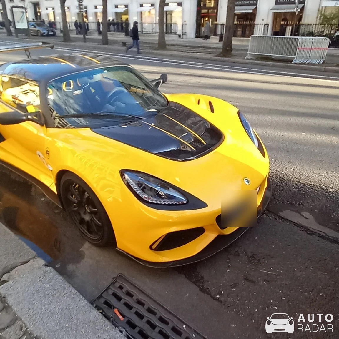 Lotus Exige 430 Cup spotted in Paris, France