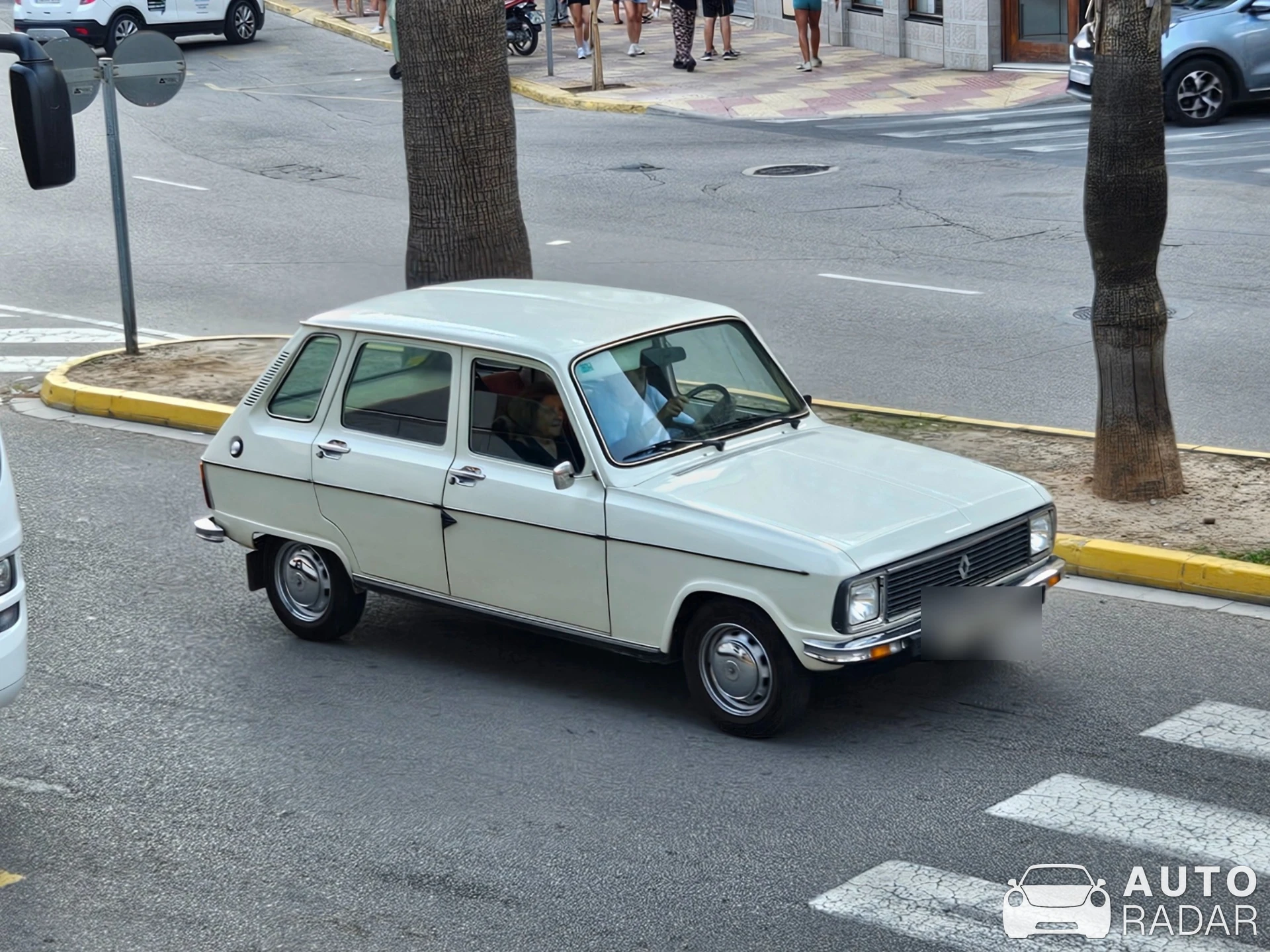 Renault 6 spotted in Cullera