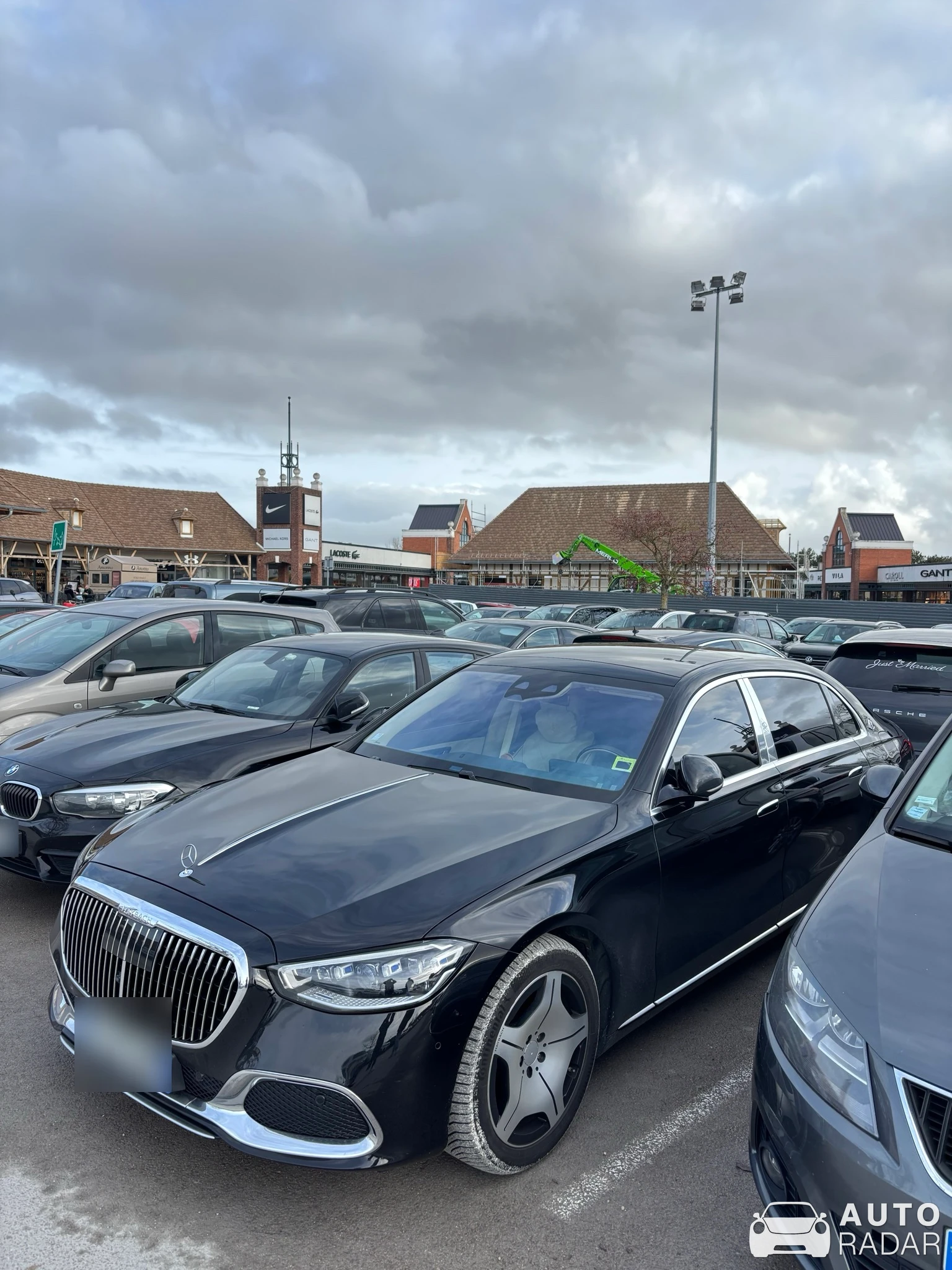 Mercedes-Maybach S 580 spotted in Pont-Sainte-Marie