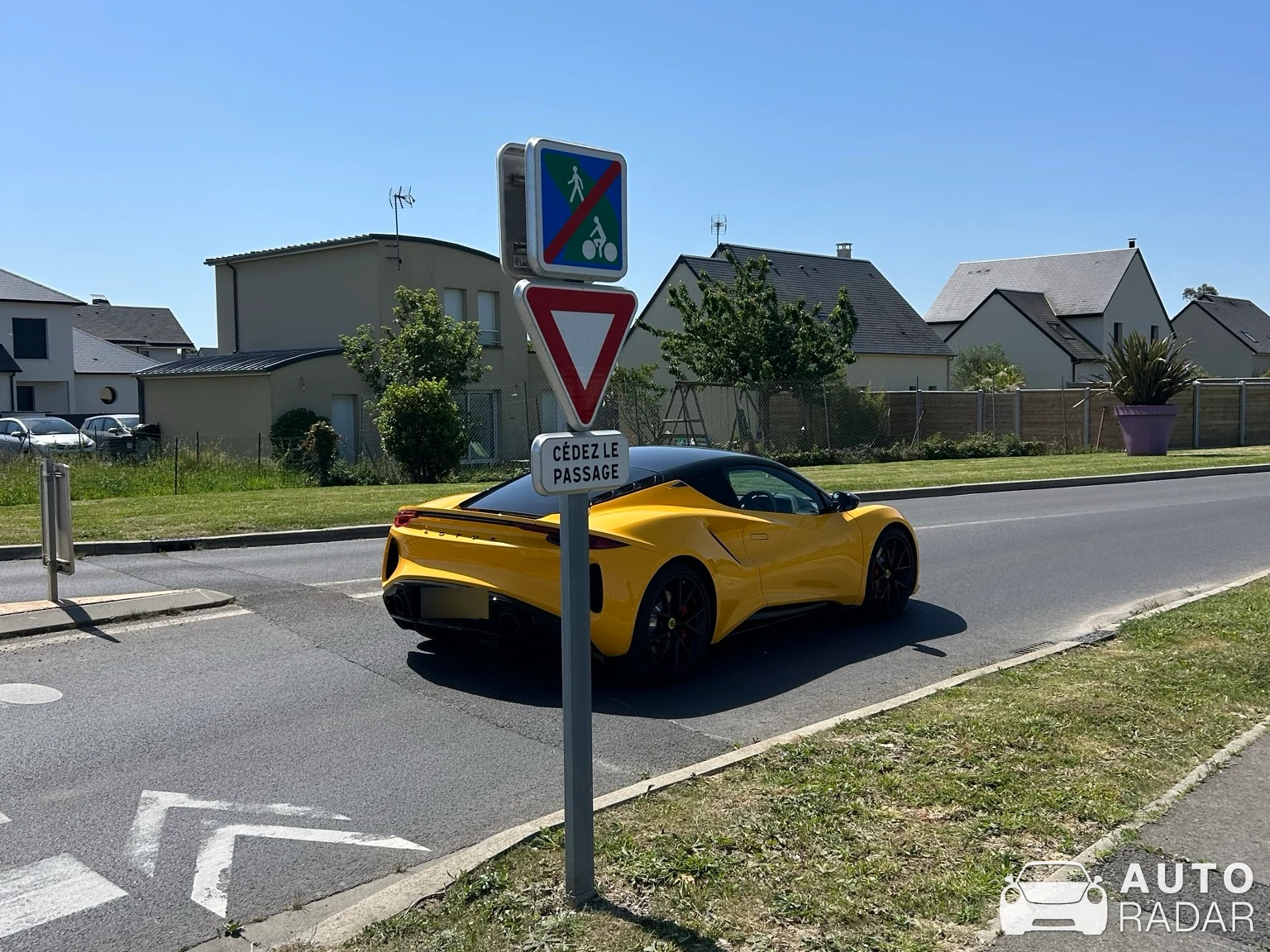 Lotus Emira V6 spotted in Fleury-sur-Orne