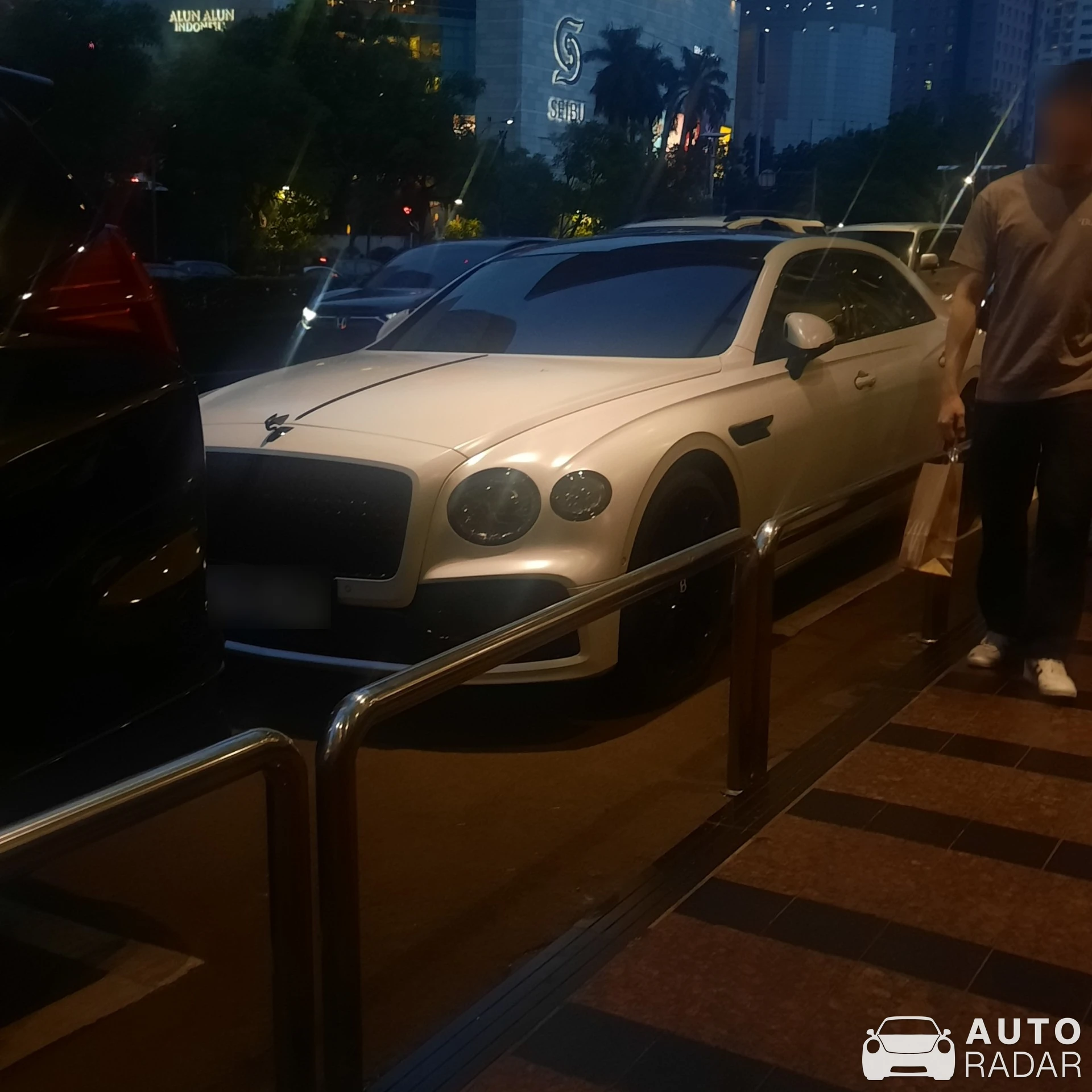 Bentley Flying Spur Hybrid spotted in Kota Jakarta Pusat, Indonesia