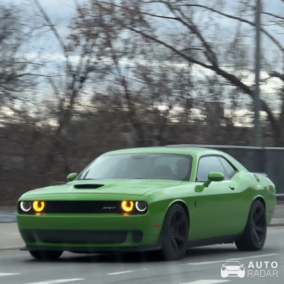 Dodge Challenger SRT Hellcat spotted in Repentigny, Canada