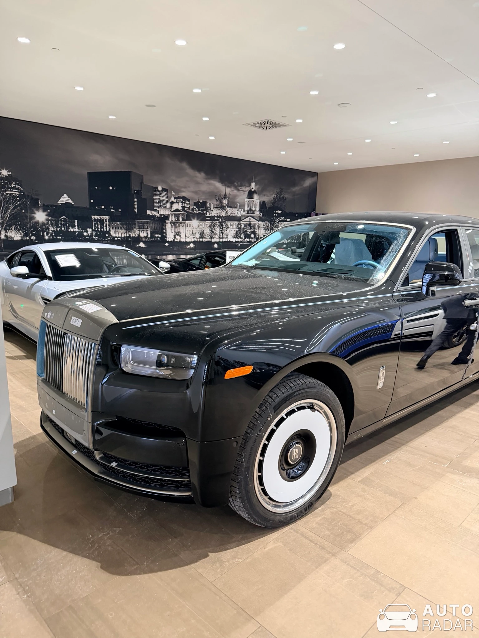 Rolls-Royce Phantom VIII spotted in Mont-Royal, Canada