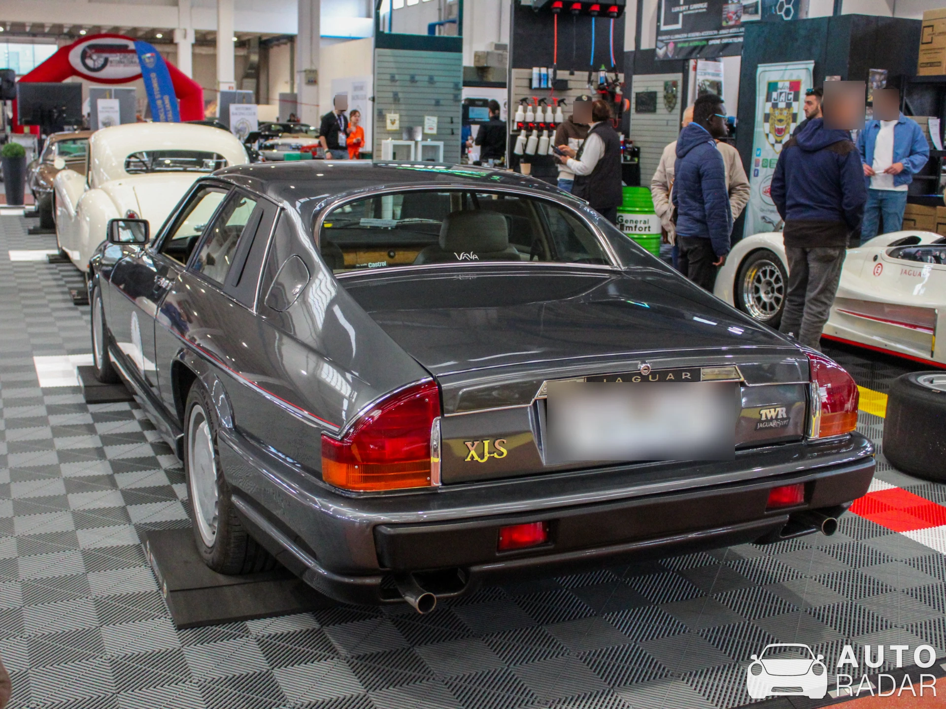 Jaguar XJS V12 TWR Sport spotted in Fascia d'Oro