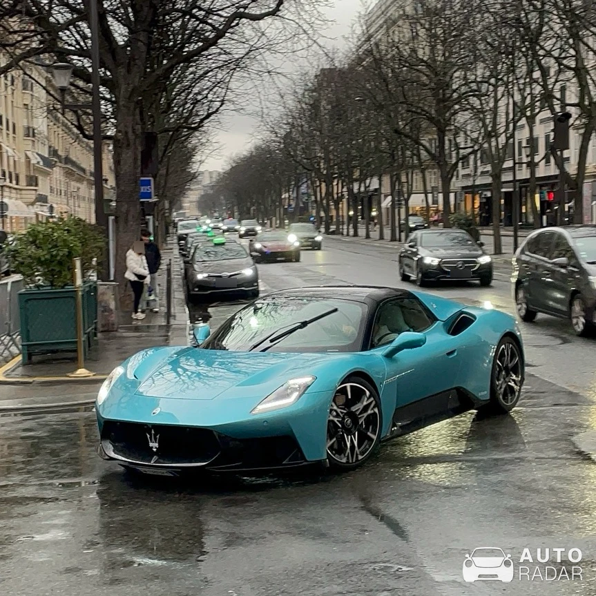 Maserati MC20 Cielo spotted in Paris, France