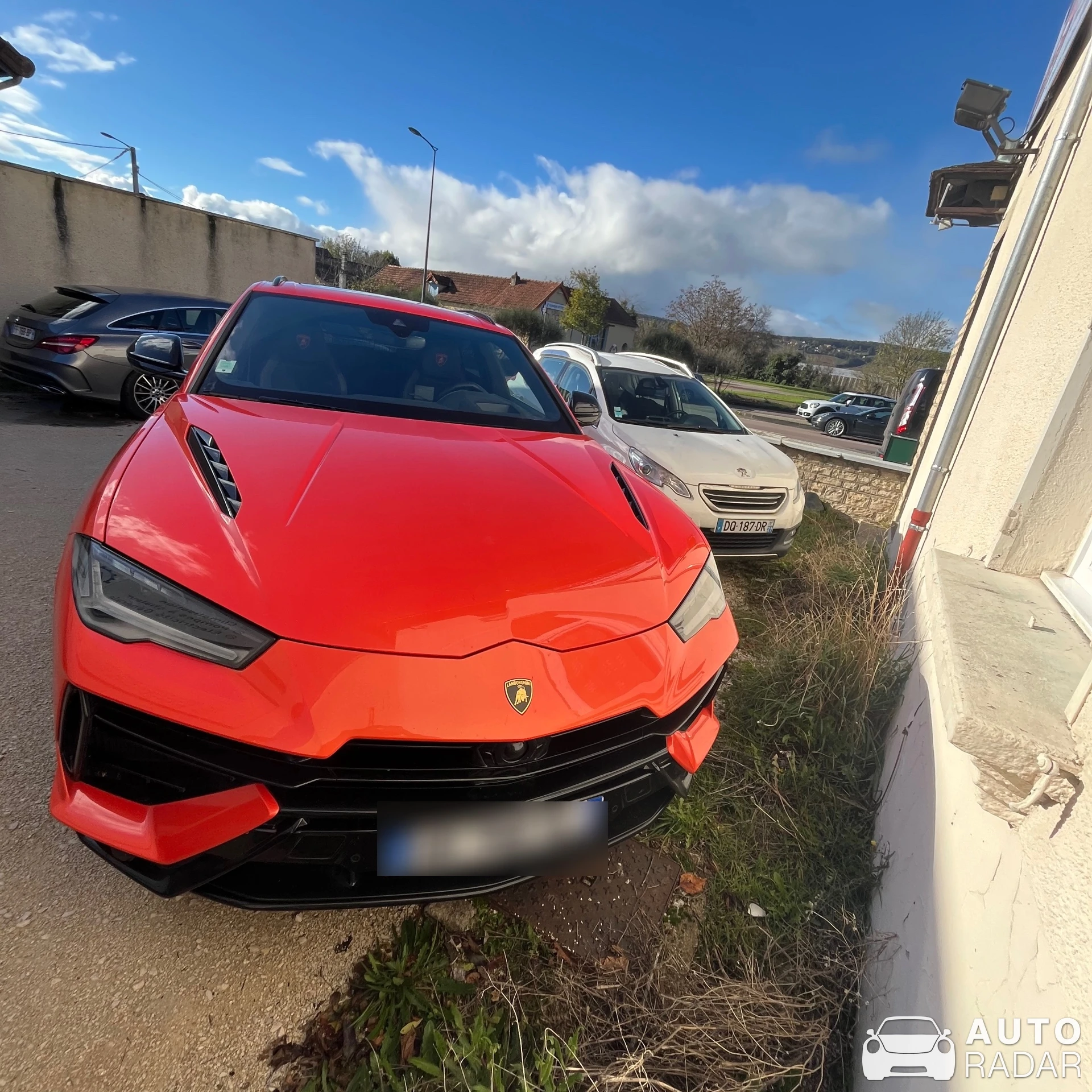 Lamborghini Urus SE spotted in Beaune, France