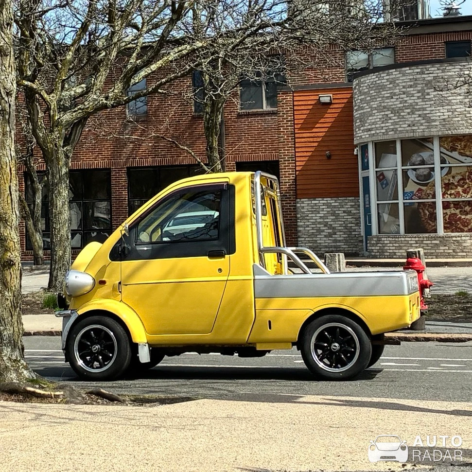 Daihatsu Midget spotted in Somerville
