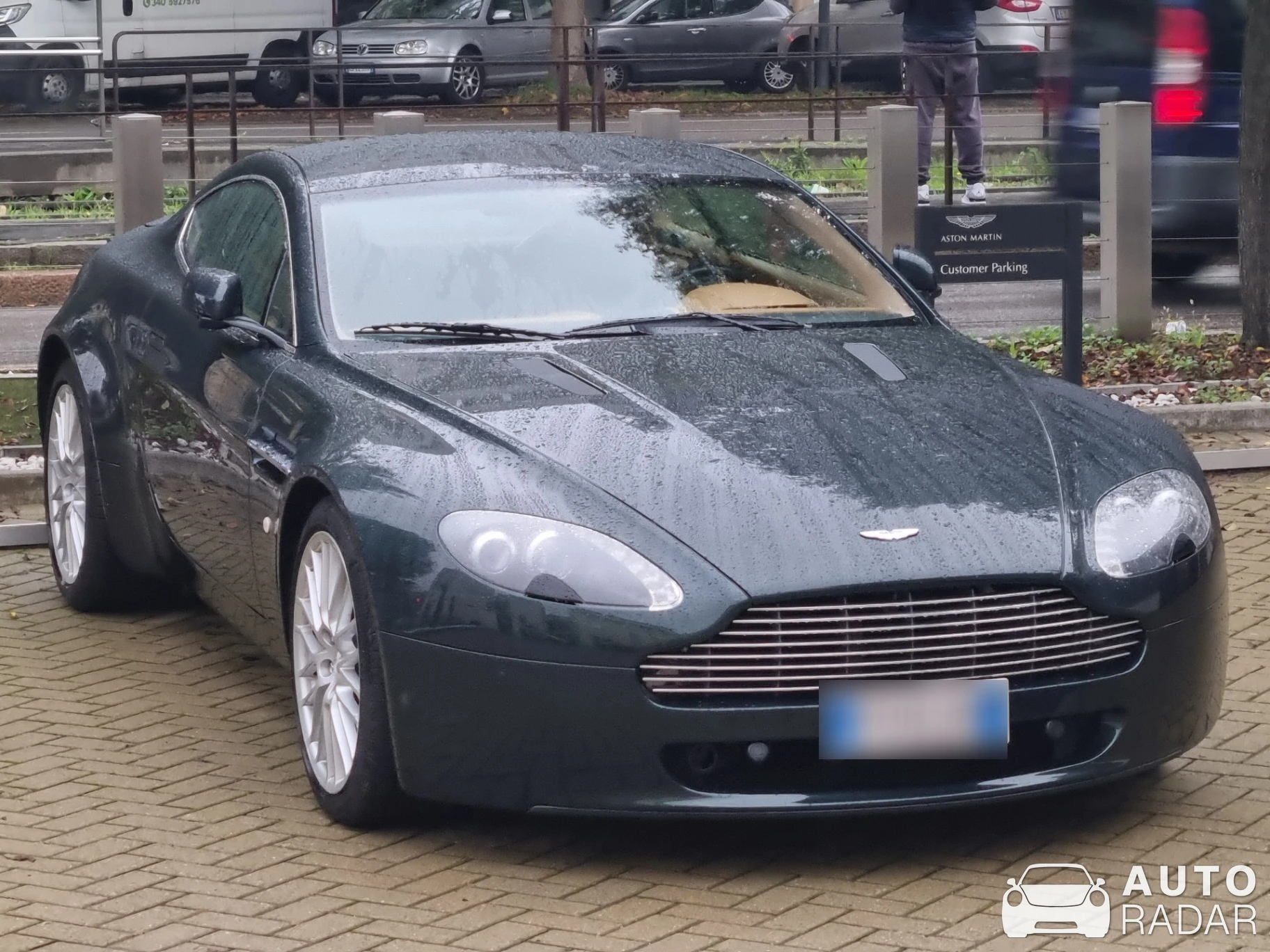 Aston Martin V8 Vantage spotted in Milano, Italia