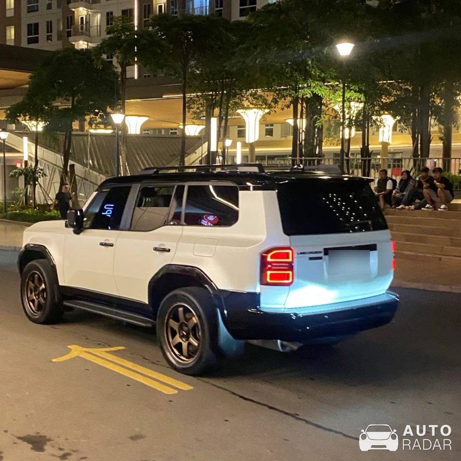 Toyota Land Cruiser Prado spotted