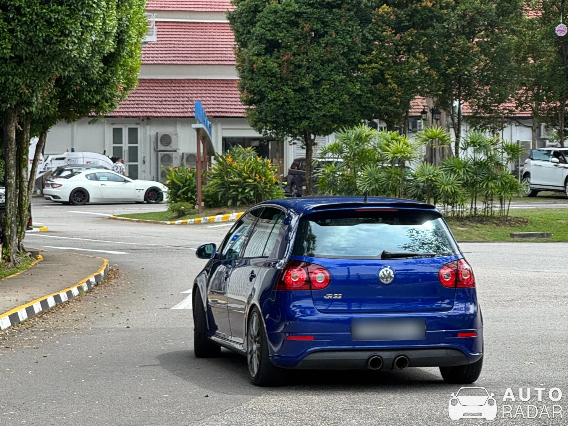 Volkswagen Golf R32 spotted in Singapore, Singapore