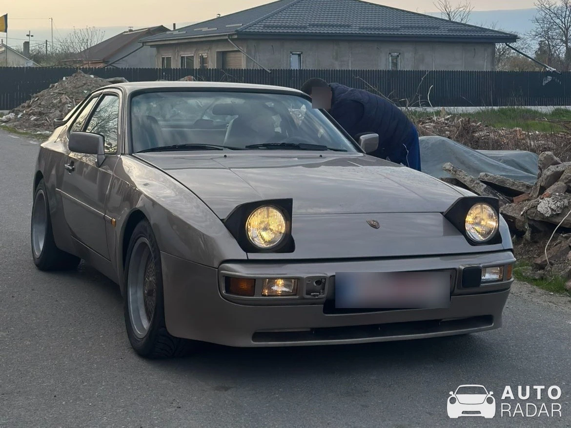Porsche 944 spotted in Slobozia