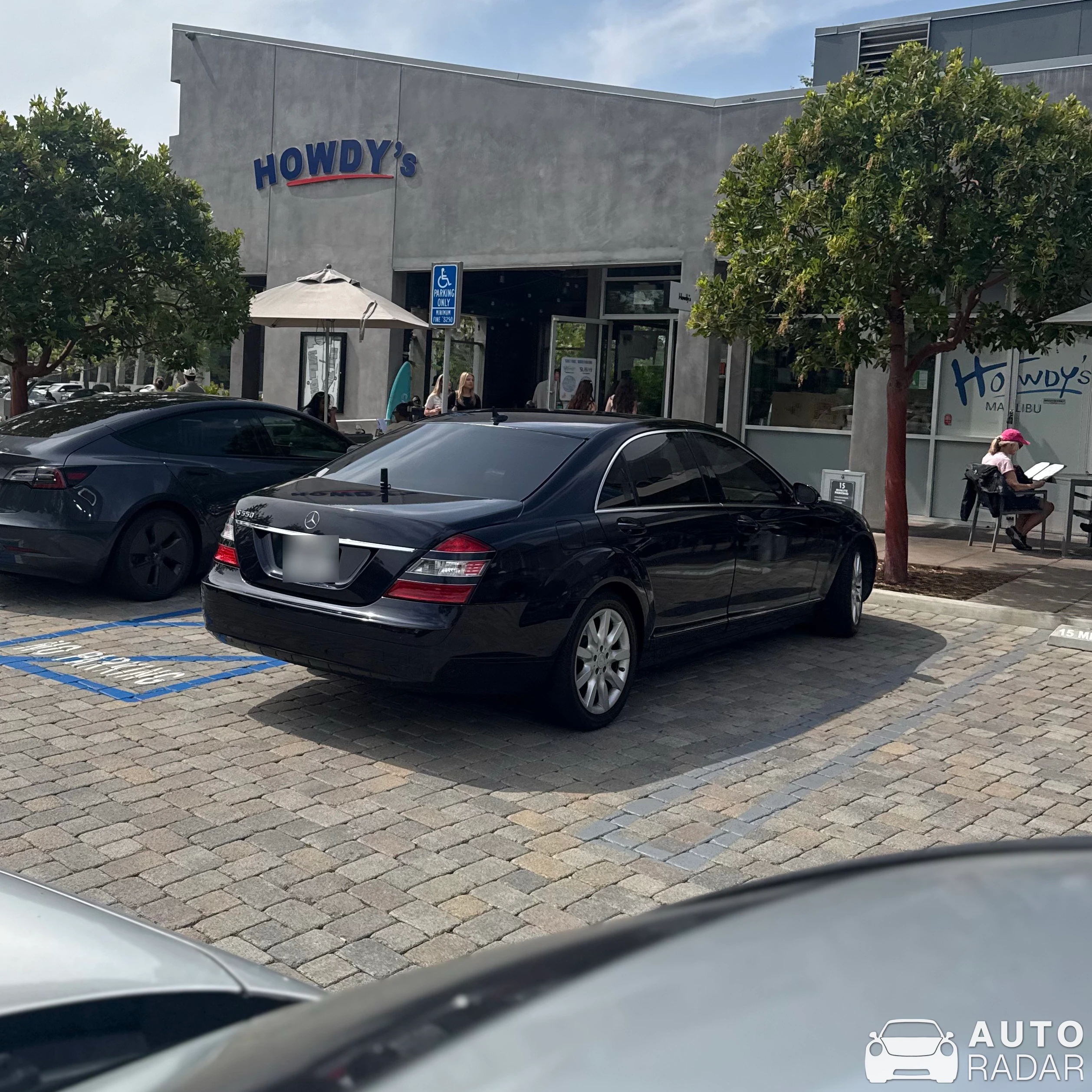 Mercedes-Benz S-Klasse W221 spotted in Malibu