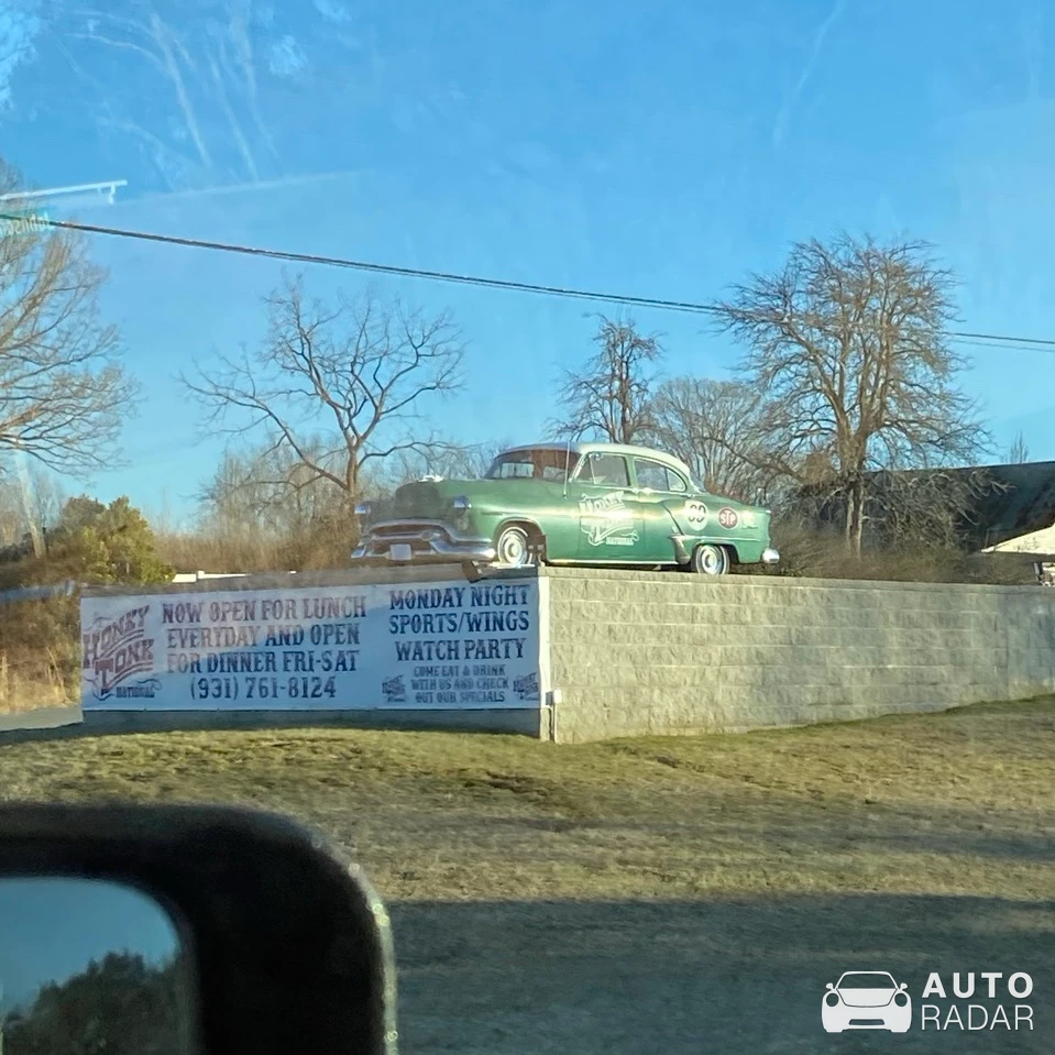 Oldsmobile 88 spotted in Smithville