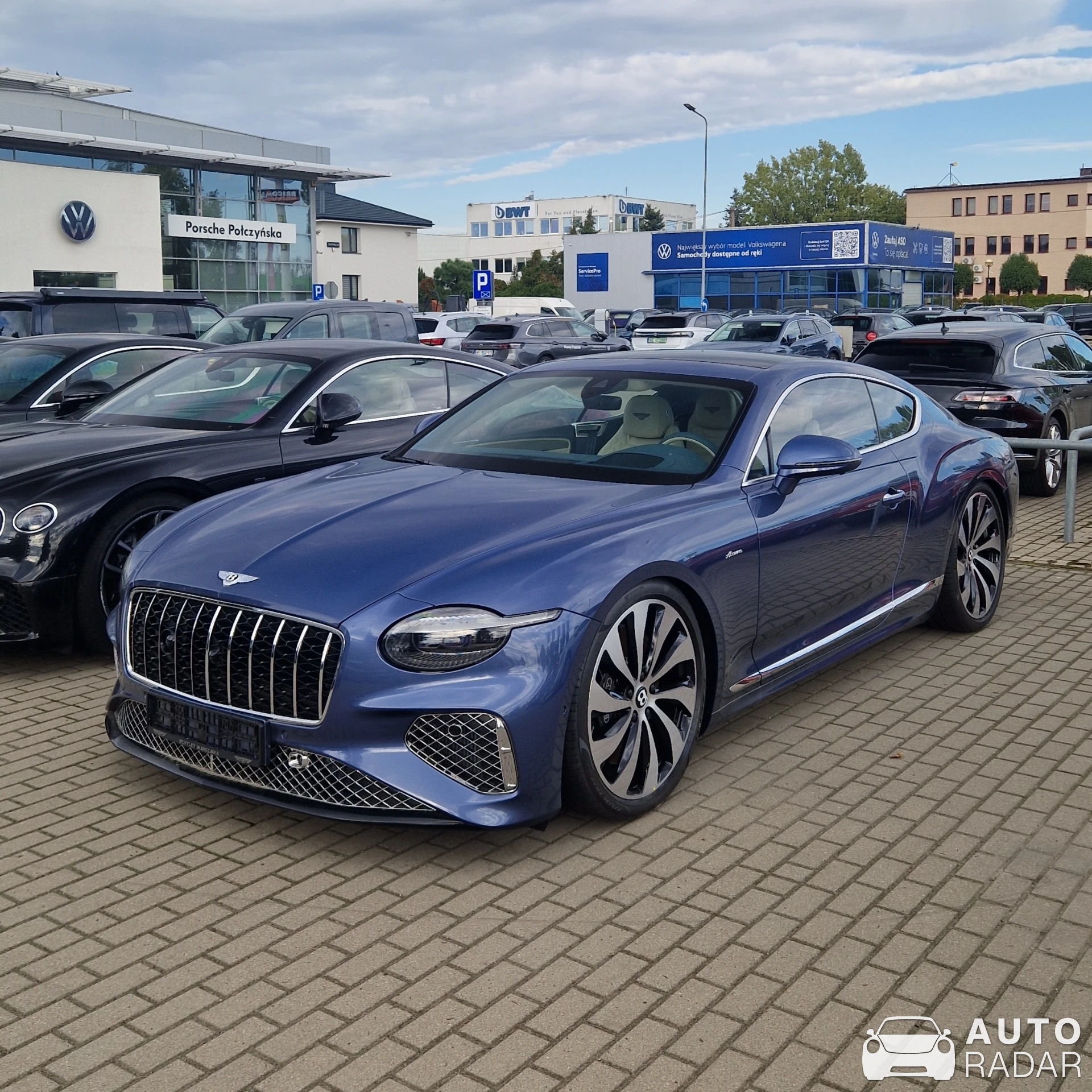 Bentley Continental GT V8 Azure 2024 spotted in Warszawa
