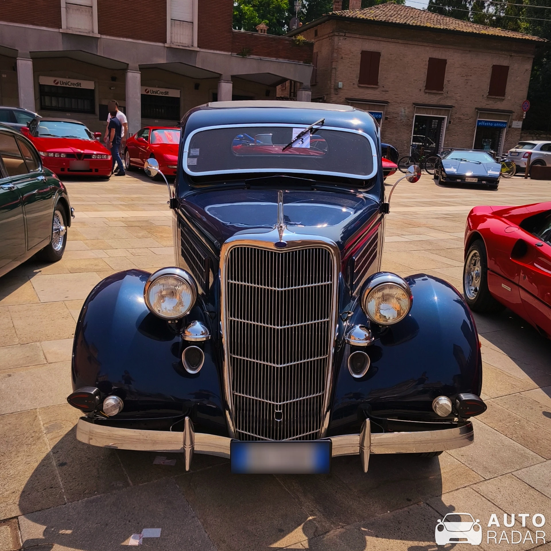 Ford De Luxe 1937 spotted in Formigine