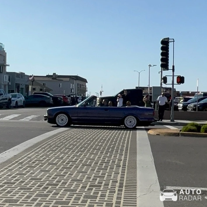 BMW 3 Series E30 spotted in Hermosa Beach, United States