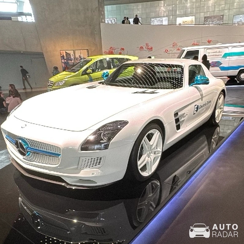 Mercedes-Benz SLS AMG Electric Drive spotted in Stuttgart