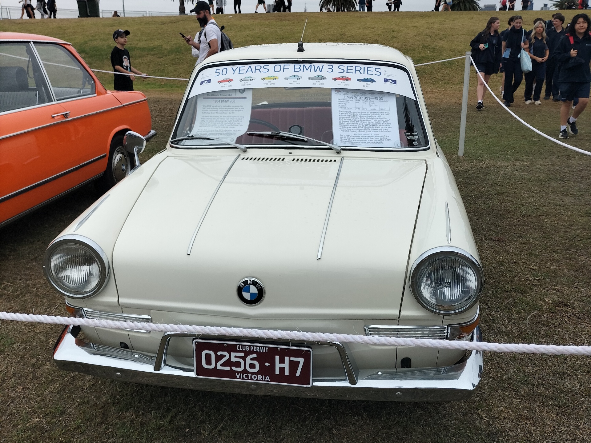 BMW 700 Sedan