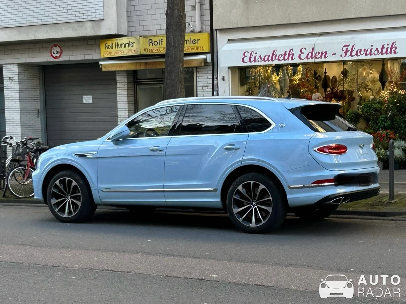 Bentley Bentayga V8 S 2024 spotted in Köln
