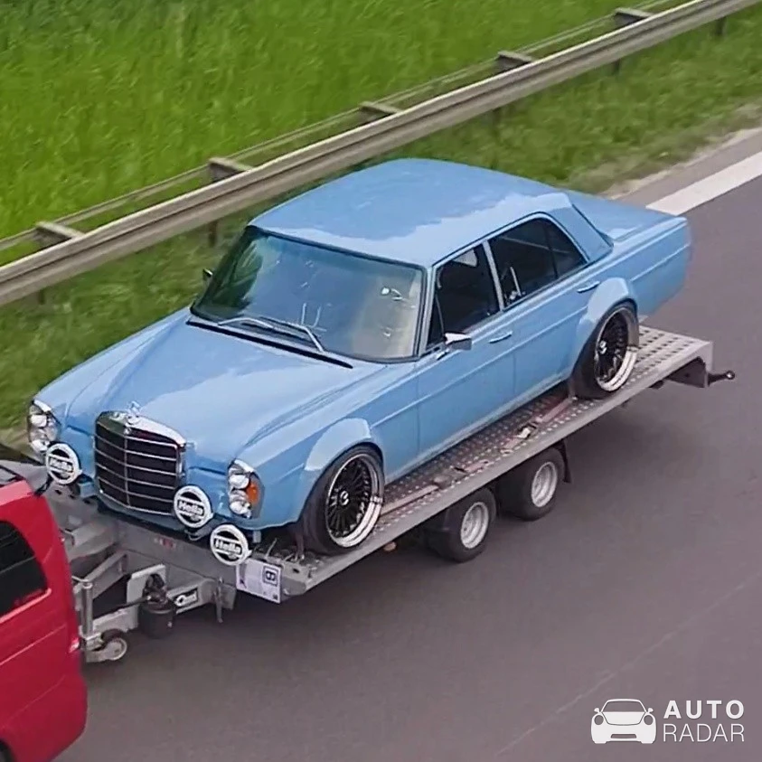 Mercedes-Benz 300 SEL spotted in Weingarten