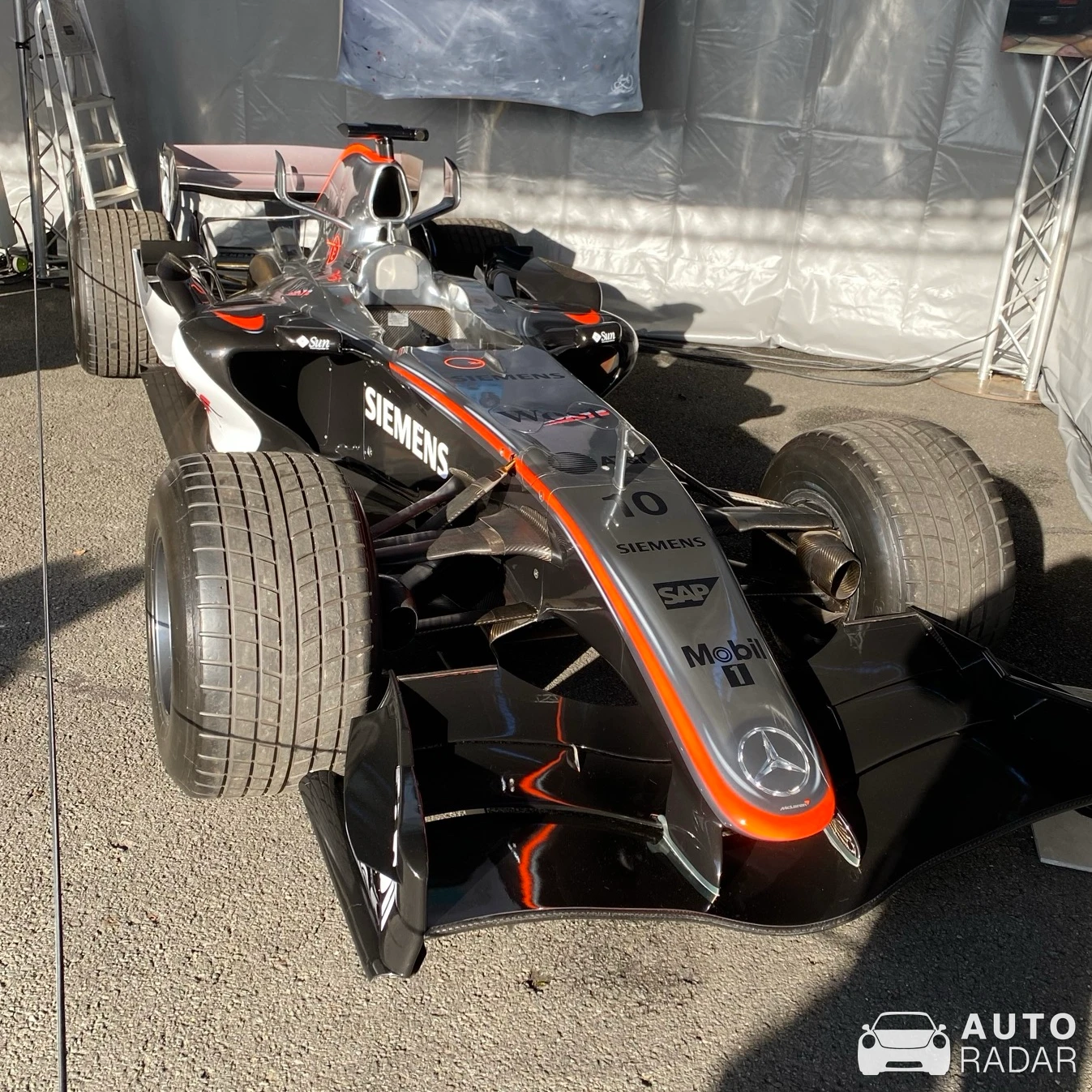 McLaren MP4-20 spotted in Le Vigeant