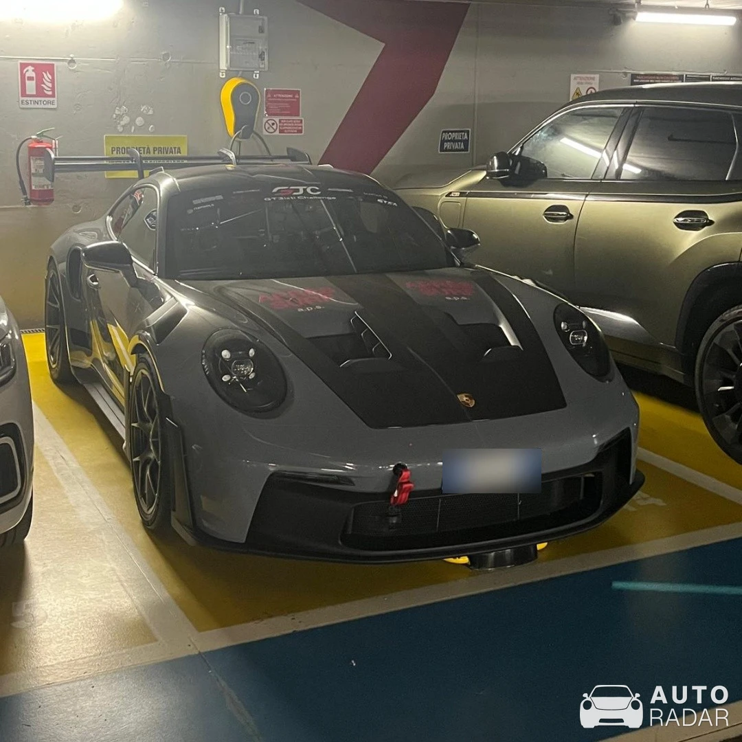 Porsche 992 GT3 RS MkI spotted in La Spezia