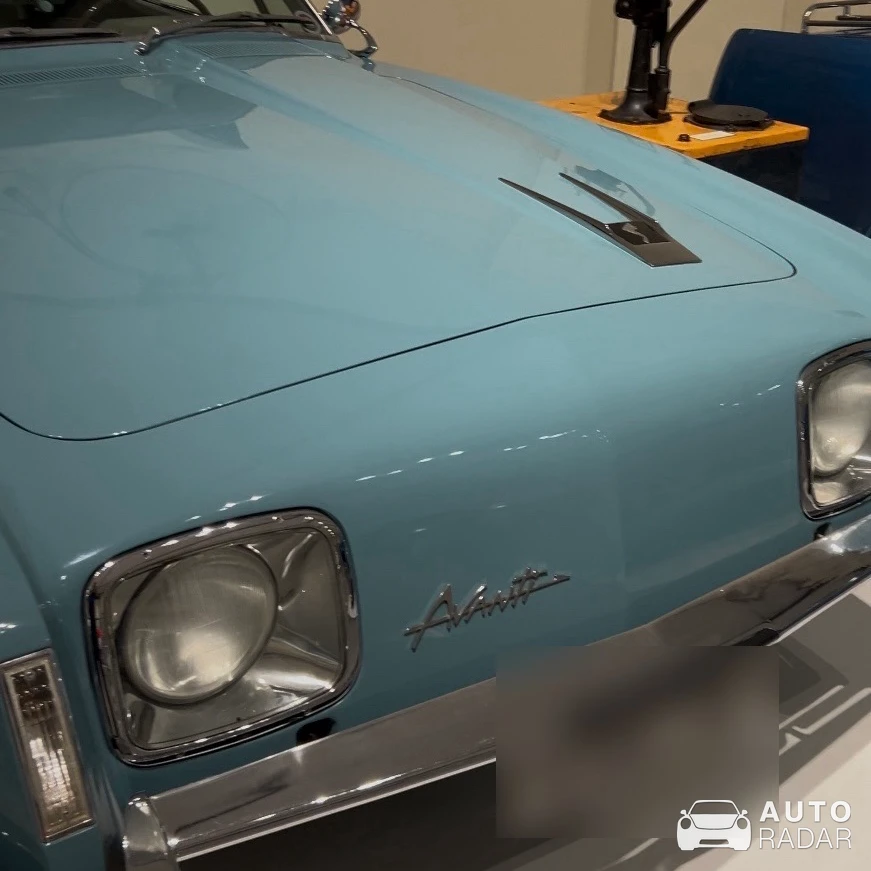 Studebaker Avanti R2 spotted in Wemmershoek