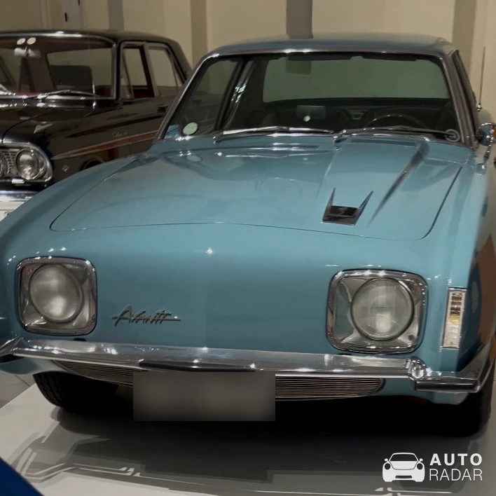 Studebaker Avanti R2 spotted in Wemmershoek